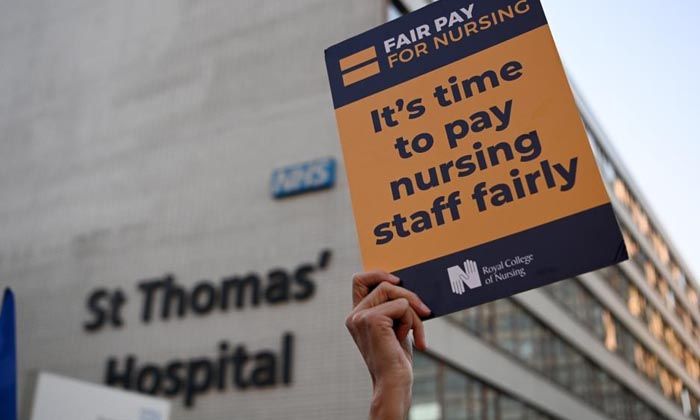 İngiltere’de öğretmenler ve hemşireler greve gidiyor