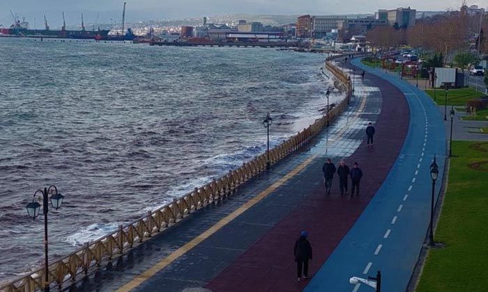 Meteoroloji uyarmıştı: Marmara’da şiddetli fırtına