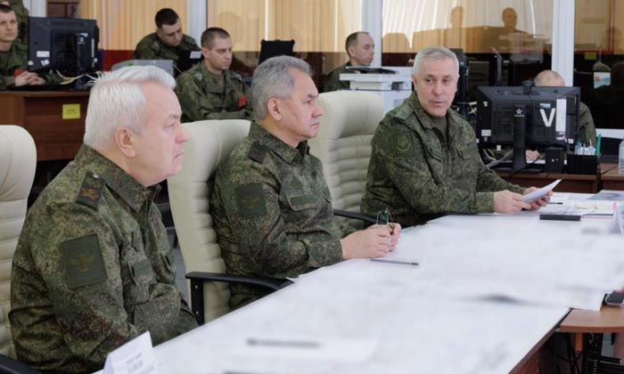 Şoygu’dan Ukrayna’daki birlik komutanlarına ziyaret