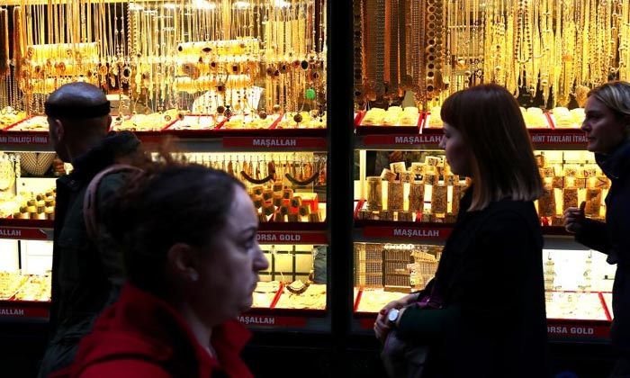 Ons altın 9 ayın zirvesinde