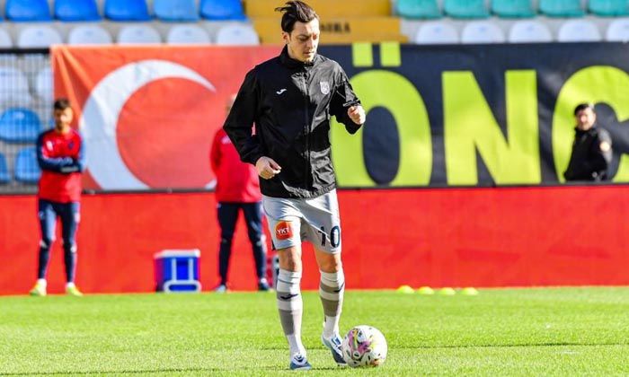 Başakşehir’de Mesut Özil, 125 gün sonra sahada