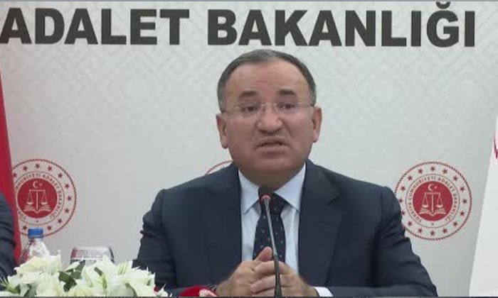 Adaylık Cumhurbaşkanımızın anayasal hakkıdır. Önünde herhangi hukuki bir engel yoktur