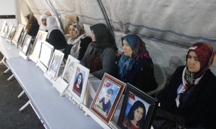 Ailelerin HDP önündeki kararlı duruşu bin 236 gündür devam ediyor