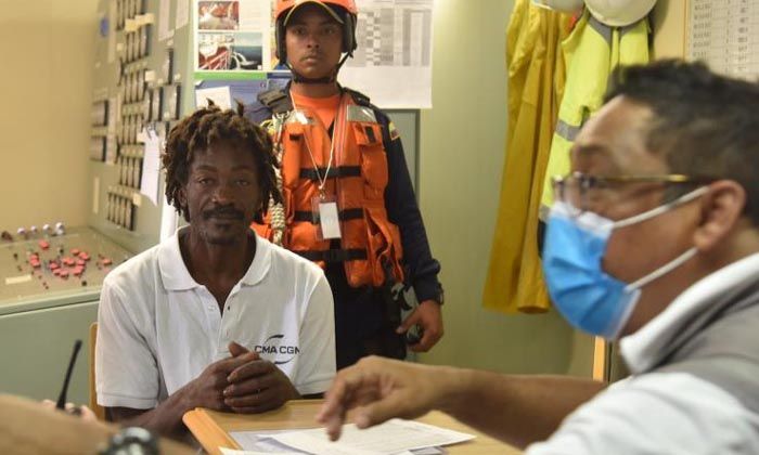 Denizde 24 gün sürüklendi, ketçap yiyerek hayatta kaldı