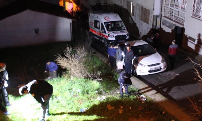 İzmir’de bir kişi bilgisayar oynarken silahla öldürüldü