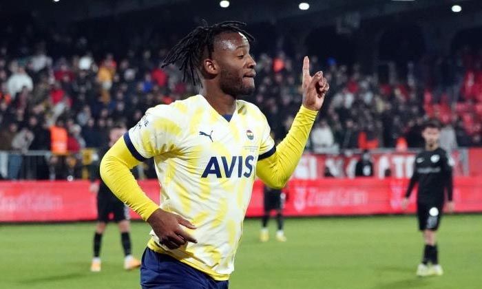 Fenerbahçe’yi Batshuayi ve Valencia sırtlıyor