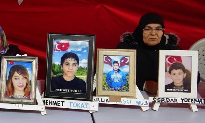 30 yıl önce dağa kaçırılan oğlunu bekliyor