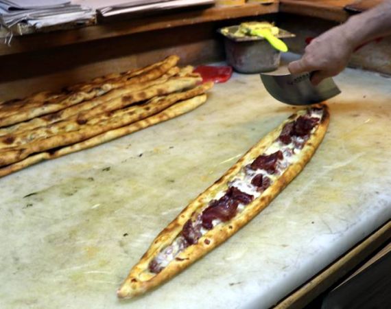 Terme pidesi hem göze hem mideye hitap ediyor