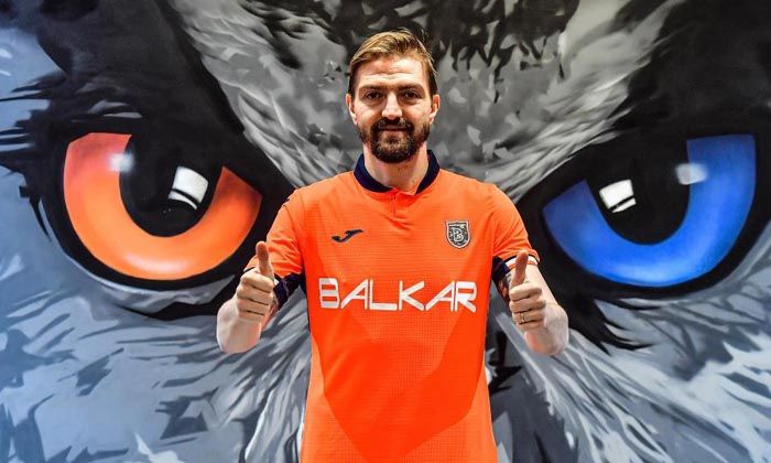 Caner Erkin artık Medipol Başakşehirli