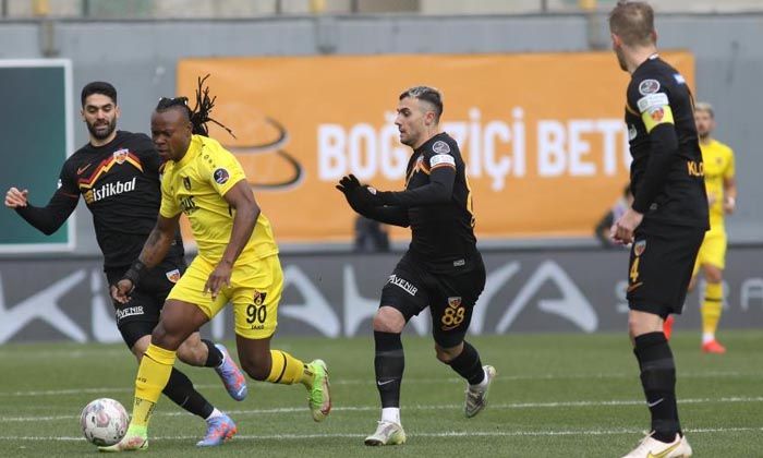 İstanbulspor evinde Kayserispor’a kaybetti