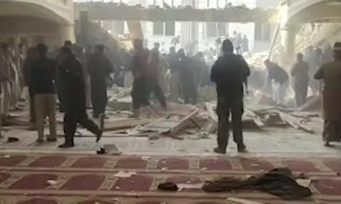 Pakistan’daki cami saldırısında can kaybı 100’e yükseldi