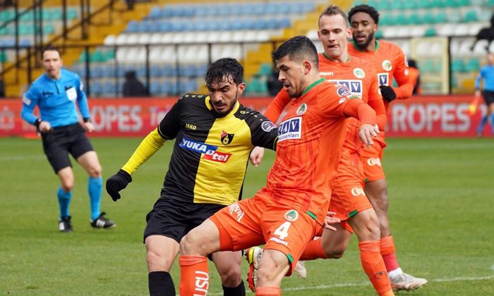 İstanbulspor ikinci yarıda açılıp Alanyaspor’u mağlup etti