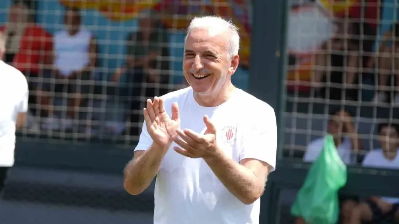 Ümraniye’de nefes kesen ‘Ayak Tenisi Turnuvası’nda şampiyonlar belli oldu