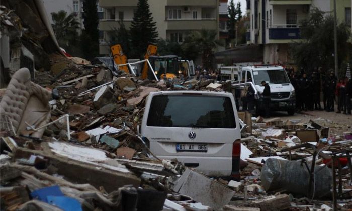 Adana’da depremde 10 kişi hayatını kaybetti