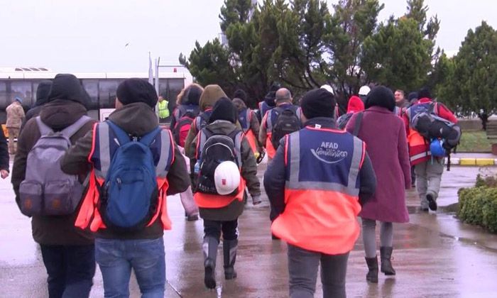 İstanbul’dan 700 kişilik arama kurtarma ekibi, deprem bölgesine gitti