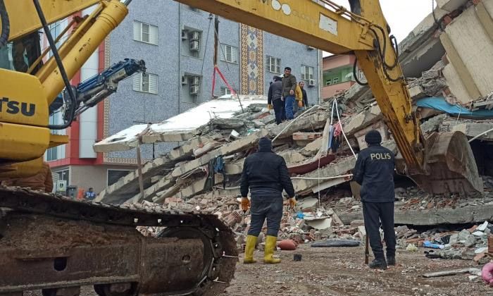 Kahramanmaraş’ta en az 300 bina yıkıldı