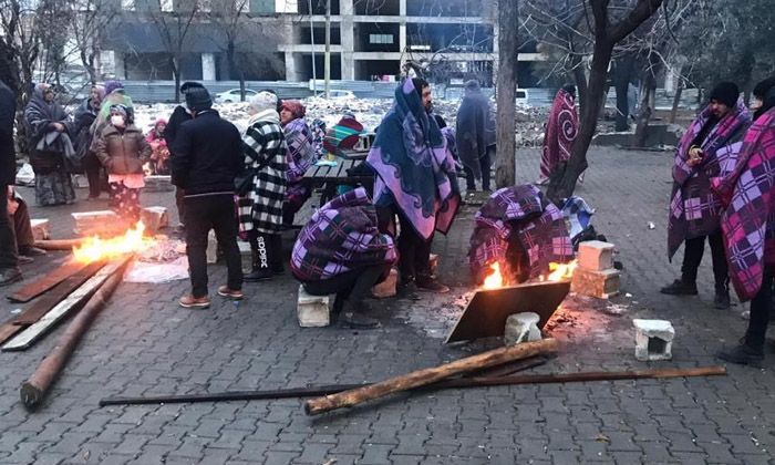İyi bir haber için ateş başında sabahladılar