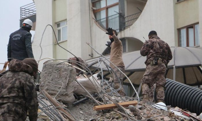 Deprem anı ve sonrasında hayatta tutacak altın kurallar