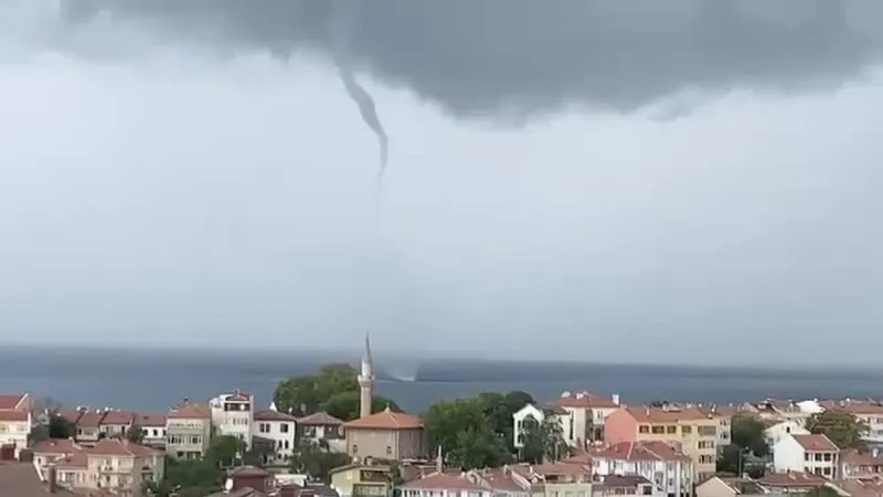 Şile’de oluşan hortum kamerada