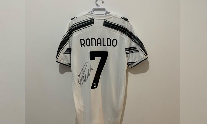 Ronaldo’nun formasından elde edilecek gelir depremzedelere gidecek