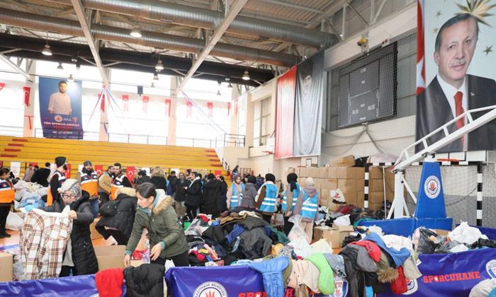 Kâğıthane’den binlerce kişi afet bölgesine yardım gönderdi