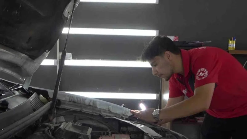 Sıfır aldığı araç eksperde boyalı çıktı