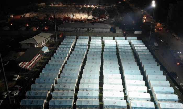 Depremin hayatı felç ettiği Adıyaman’a çadır kent kuruldu