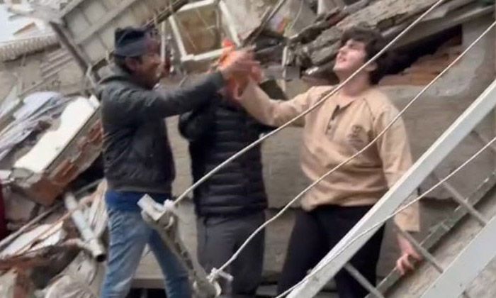 Gardırop askılığı sayesinde 5 kişilik aile kurtuldu