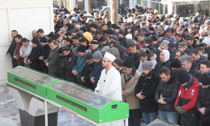 Matematik öğretmeni Musa Sarıhan ve kızı Kübra Sarıhan defnedildi
