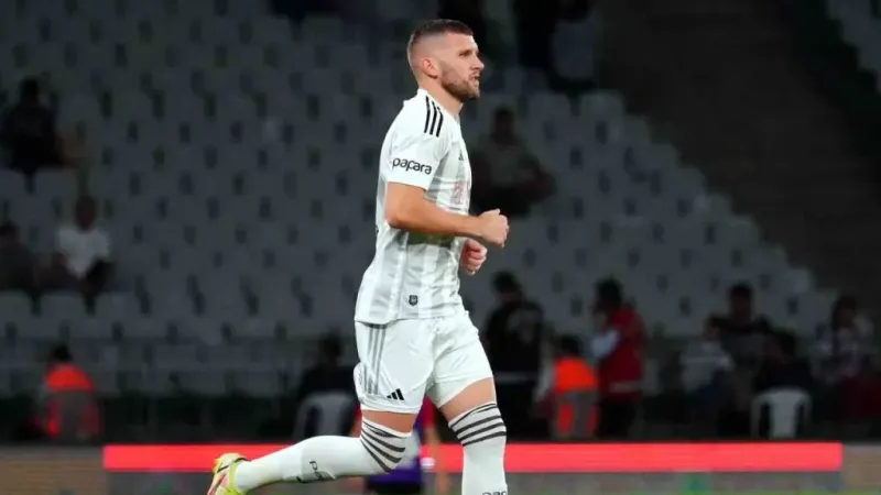 Beşiktaş’ta Ante Rebic ile yollar ayrıldı
