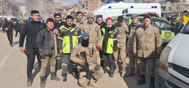 129 saatin ardından bir çocuk daha kurtarıldı