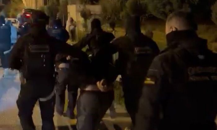 Terör polisinin özel timi hırsız ve yağmacı avında
