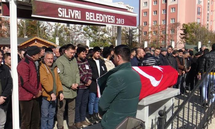 Depremde hayatını kaybeden öğretmen Gökhan Akkıvanç defnedildi