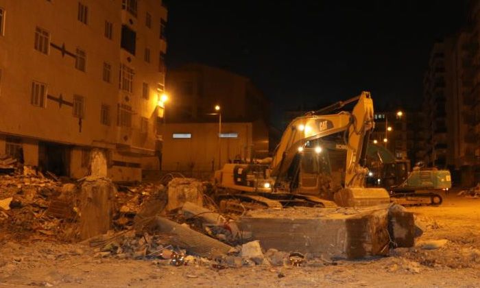 Diyarbakır’da Hisami Apartmanı’nda 101 kişi öldü, 34 kişi yaralı çıkarıldı