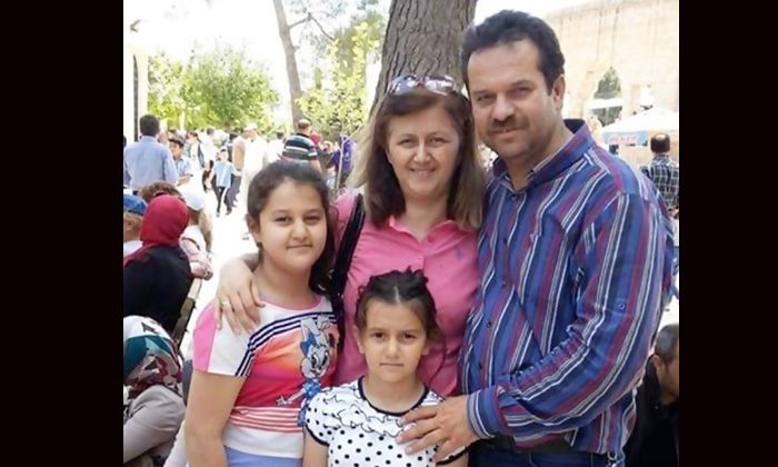 Emekli öğretmen Öznur Ersil Kaplan eşi Ayhan Kaplan ve kızları depremde hayatını kaybetti