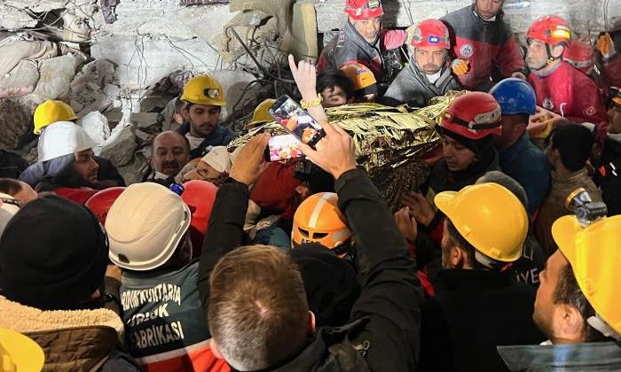 209. saatte çıkarılan Fatma parmağını kaldırıp kelime-i şehadet getirdi