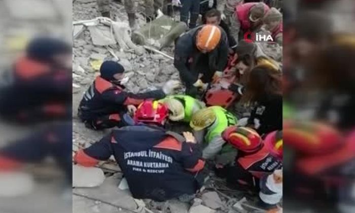 228 saat sonra 13 yaşındaki Mustafa canlı kurtarıldı