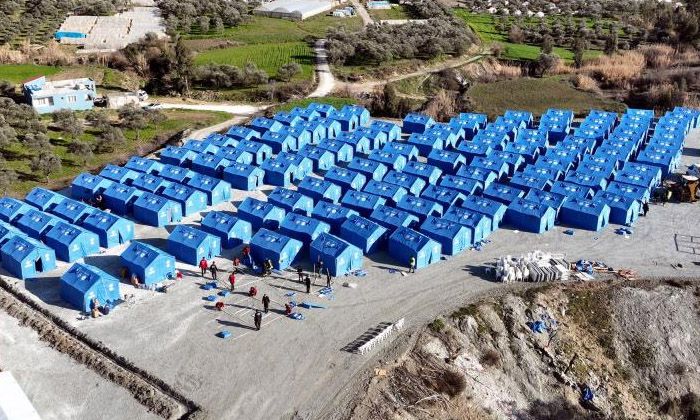 Mersin Belediyesi Hatay’a 300 aile için 1500 kişilik çadır kent kuruyor