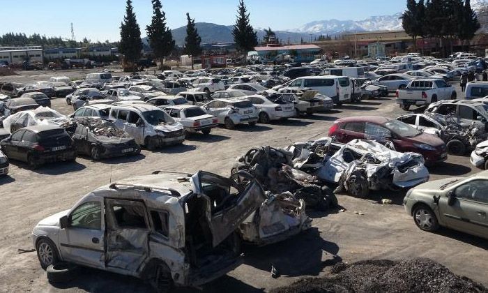 Hurdaya dönen araçların sahipleri aranıyor