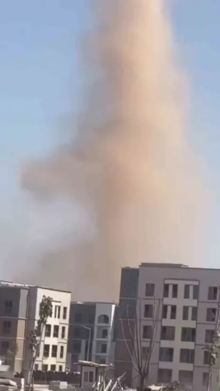 Diyarbakır’da oluşan hortum cep telefonu kamerasıyla kaydedildi