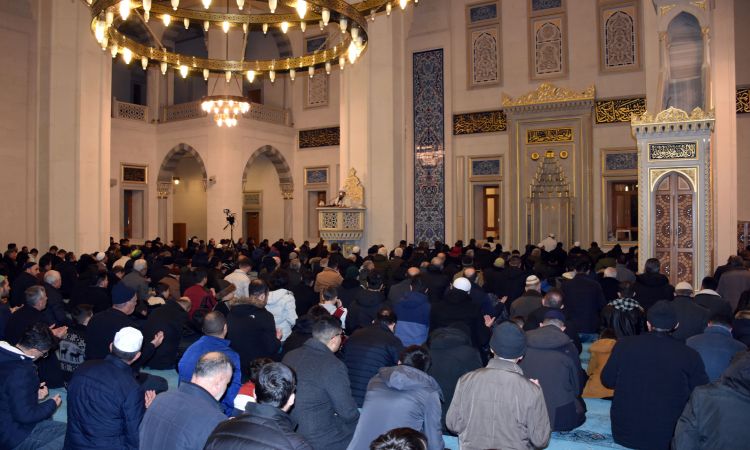 Afet bölgesinde Miraç Kandili ihya edildi