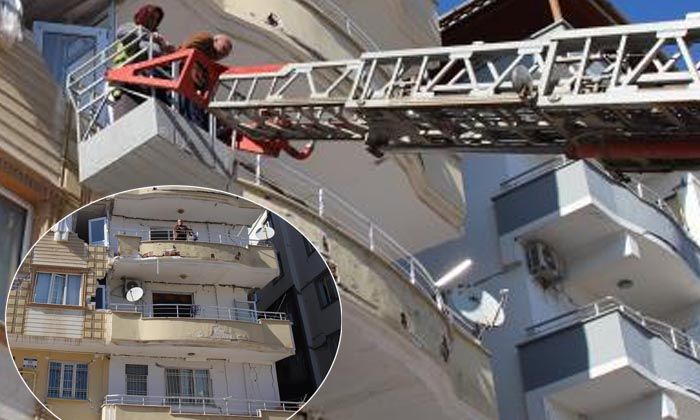 Hayatını riske atıp hasarlı binaya girdi, evden aldığını görenler şaşırdı!