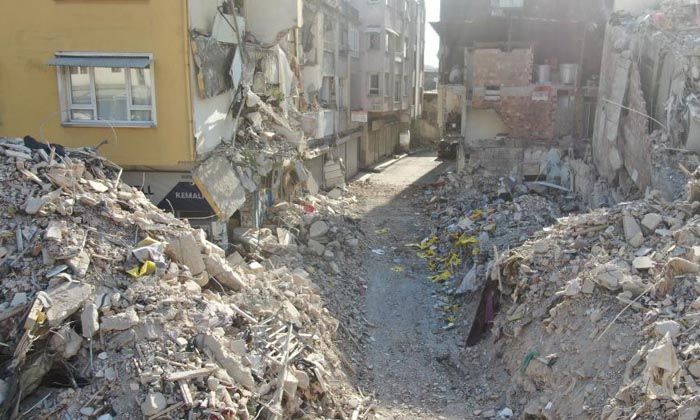 Deprem sonrası “eski Antakya evleri” yerle bir oldu
