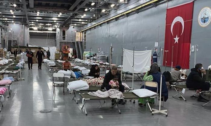 Afet bölgesinde Sağlık Bakanlığı’nın 140 bin personeli hizmet veriyor
