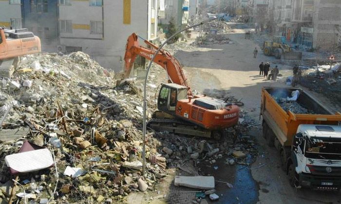 Depremlerde hayatını kaybedenler 40 bin 642’ye yükseldi