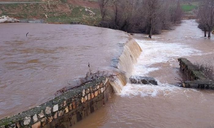 Karasu Çayı’ndaki su seviyesi iki gün sonra normale döndü Karasu Çayı’ndaki su seviyesi iki gün sonra normale döndü