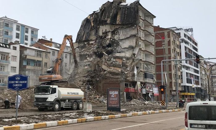 Elazığ’da ağır hasarlı bina sayısı 1036’ya çıktı