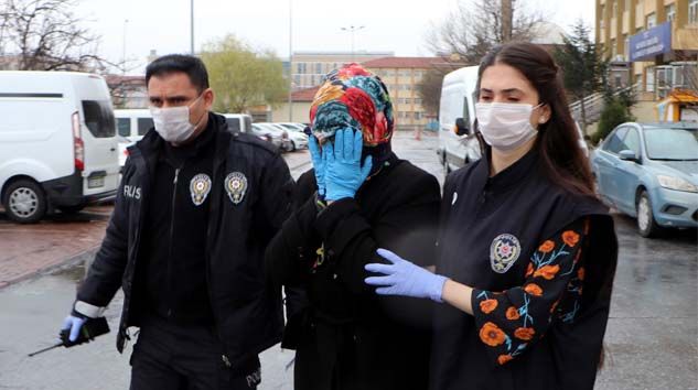 Elindeki sıvıyı asansör ve kapılara süren kadın serbest bırakıldı