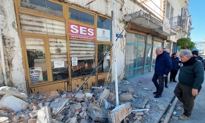 Mesut Onat’tan afet bölgesindeki gazetecilere ziyaret