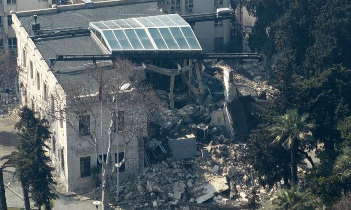 Hatay Valiliğinin tarihi binası depremde yıkıldı